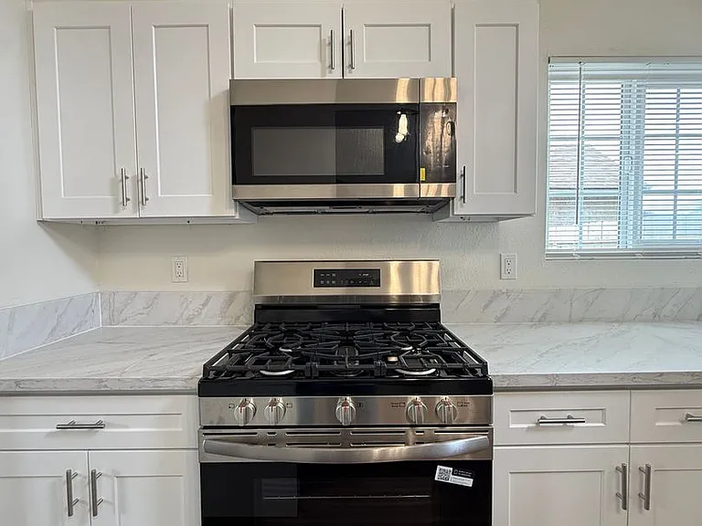 1422 Eagle Ct — Photo 16