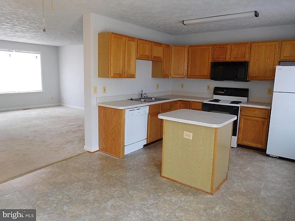 5th image of 108 Raquel Ct