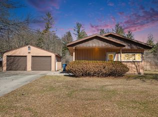 310 W Lackie Ct, Sanford, MI 48657