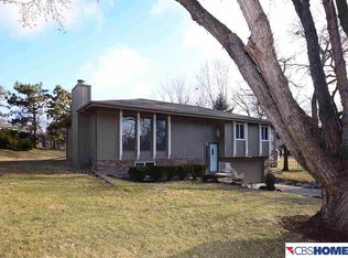 12420 Woodcrest Cir, Omaha, NE 68137