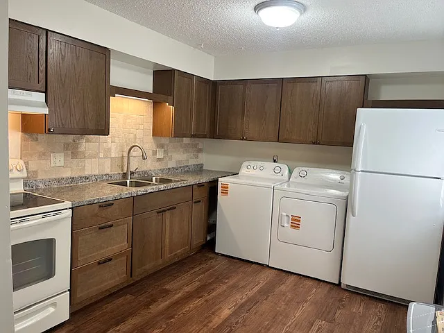 2 bed, 850 sqft, $1,425 — Photo 2