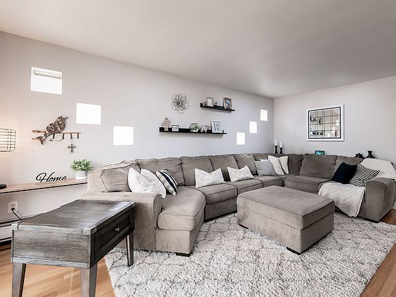 3rd image of 4827 Lamb Dr