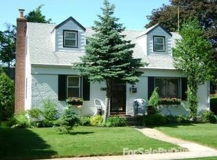 471 Stratford Rd, South Hempstead, NY 11550