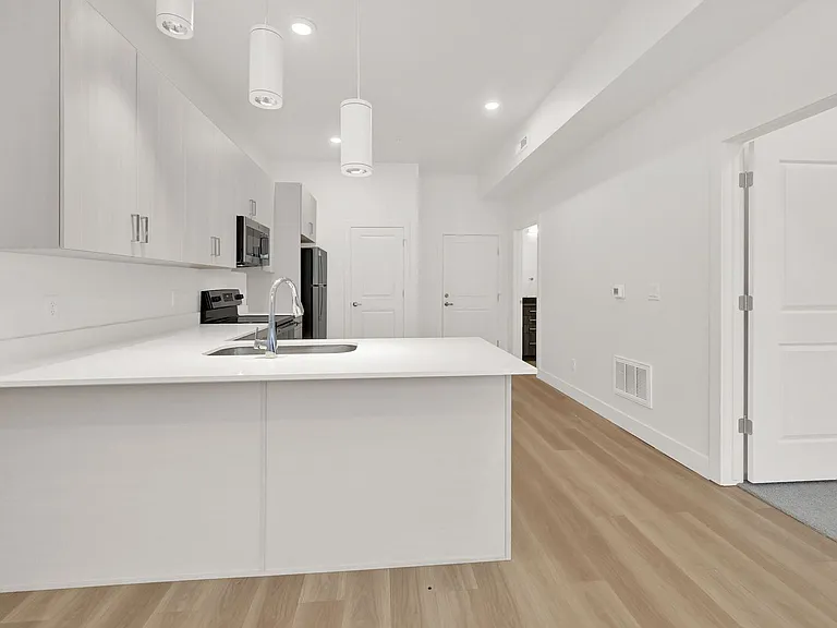 Wasatch View Apartments — Photo 16