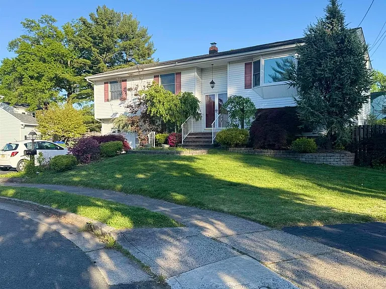 5 Timothy Ct — Photo 2