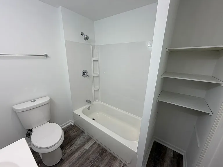 27 E Park Blvd — Photo 23