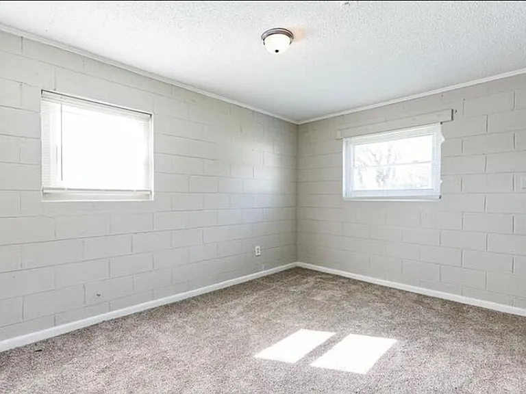 506 Bragg St — Photo 7