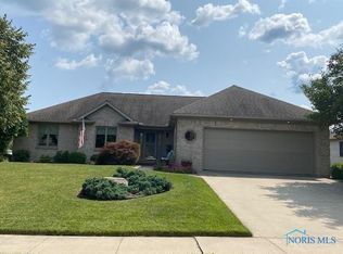 690 Parkside Dr, Wauseon, OH 43567