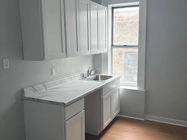 1082 Eastern Pkwy #D6 — Photo 2