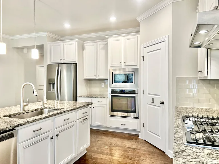 2108 Poplar Ridge Dr — Photo 8