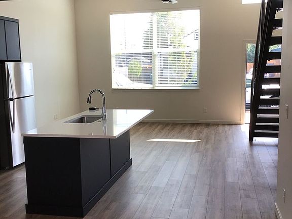 4th image of 731 SW 10th St #2