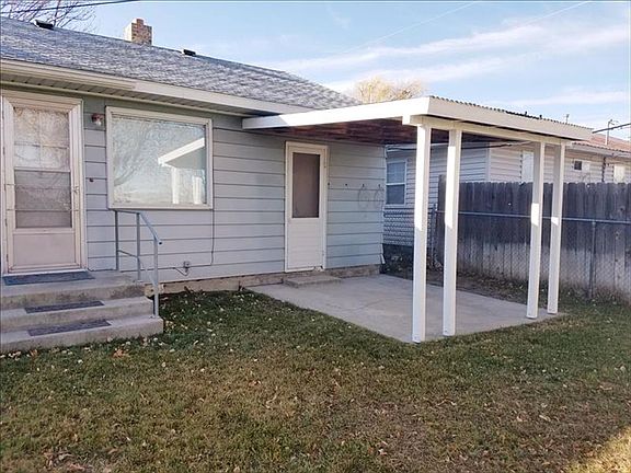 3rd image of 1040 Hillview Ave
