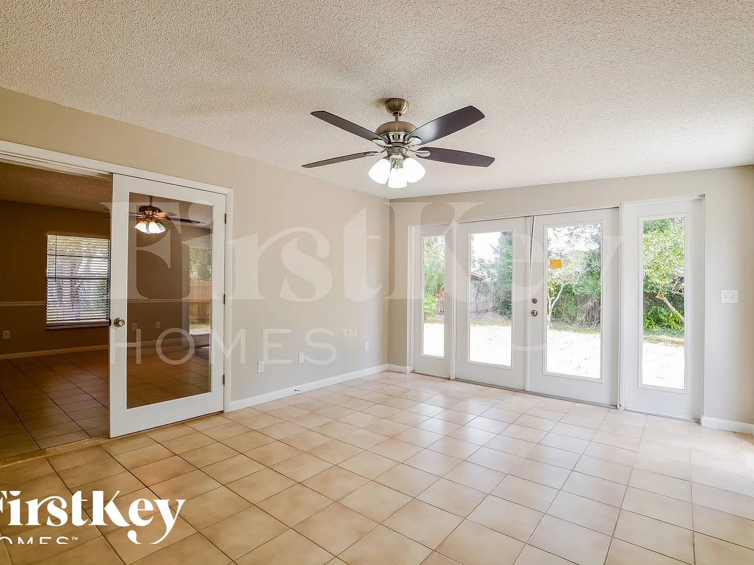 4 bed, 2.0 bath, 2420 sqft, $3,300 — Photo 3