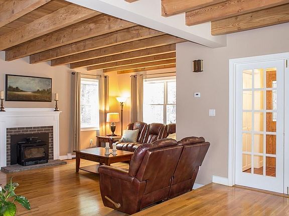 5th image of 207 Seekonk St