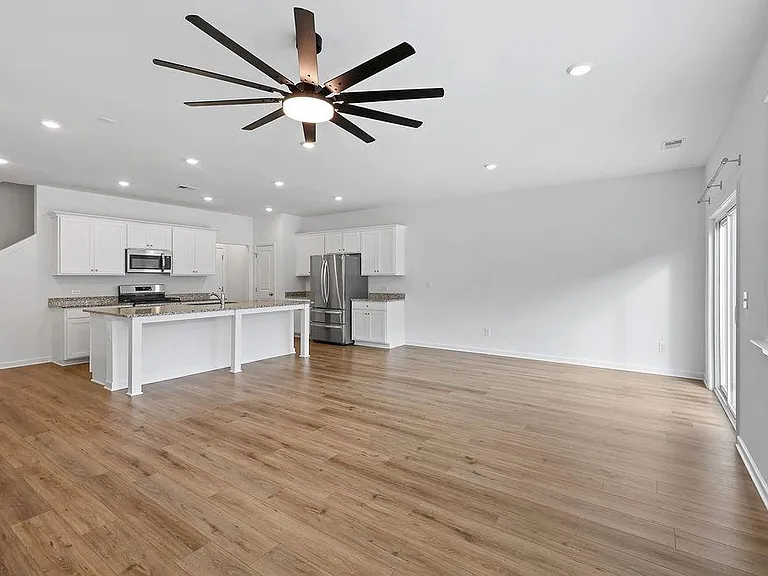 2749 Lou Lou Ln — Photo 10