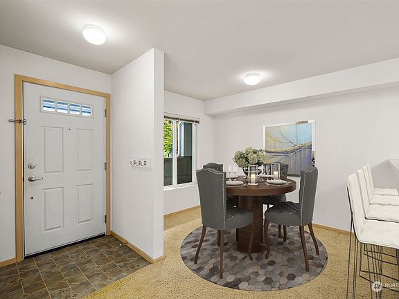 Entry & Dining Room>