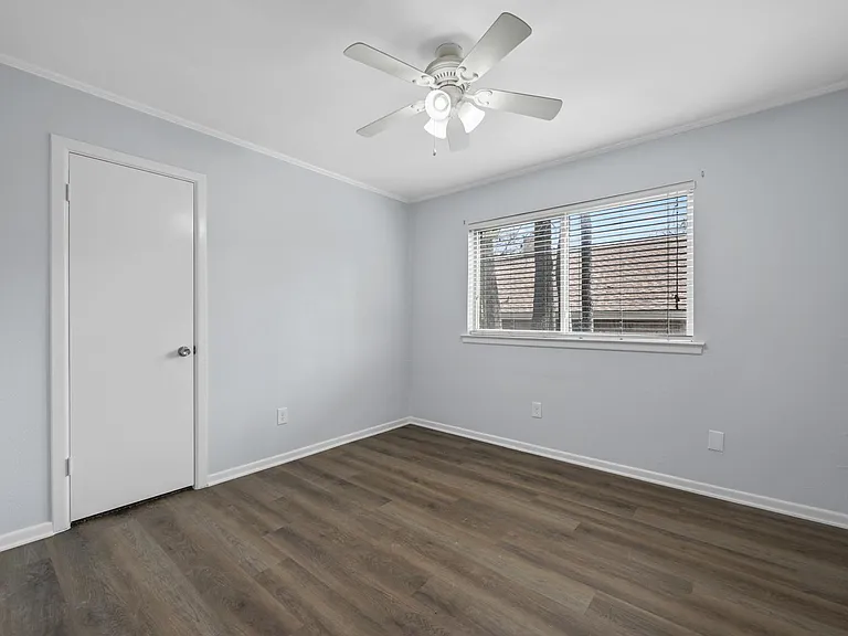 660 Springhill Dr — Photo 15