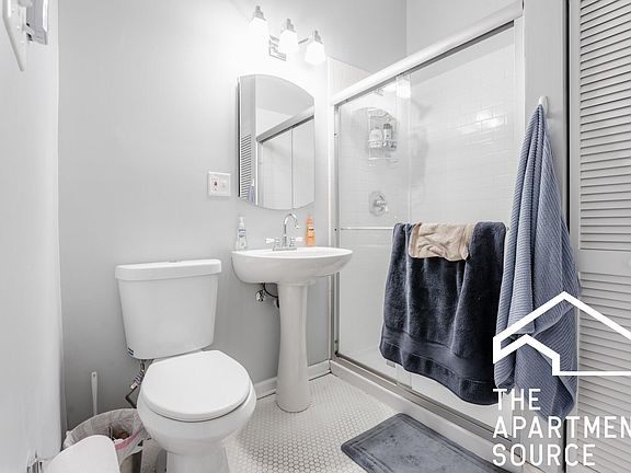 5th image of 2531 N Burling St #Vrgbf1mqx
