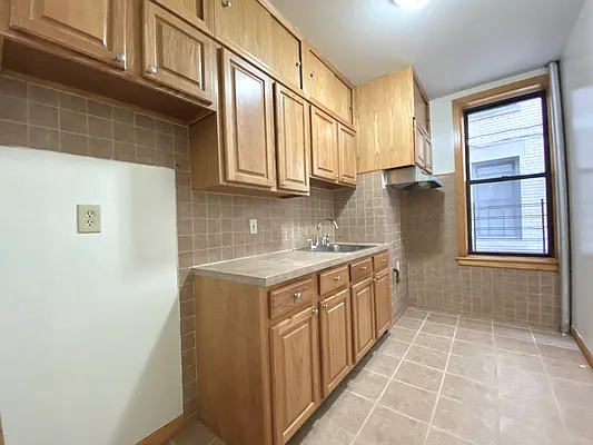 Rented by Sovereign Associates | media 7