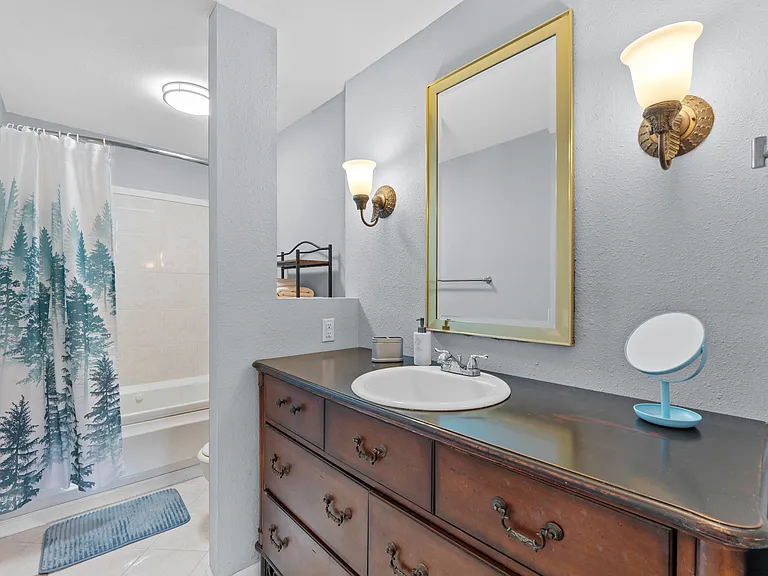 4838 Huron Dr — Photo 3