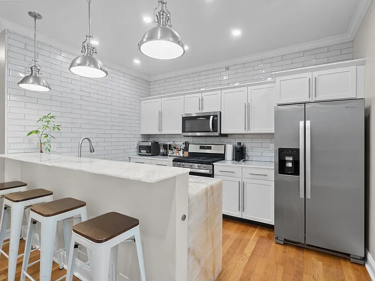 5501 Hudson Ave #407 — Photo 3