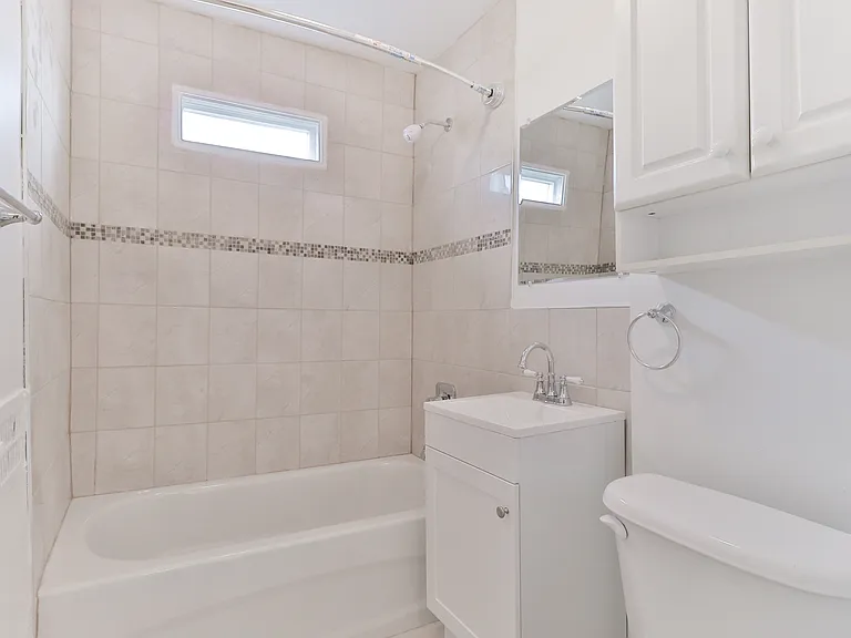 938 Avenue Rd #3 — Photo 13