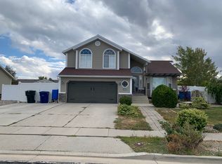 5961 W Fox River Ln, West Valley City, UT 84118