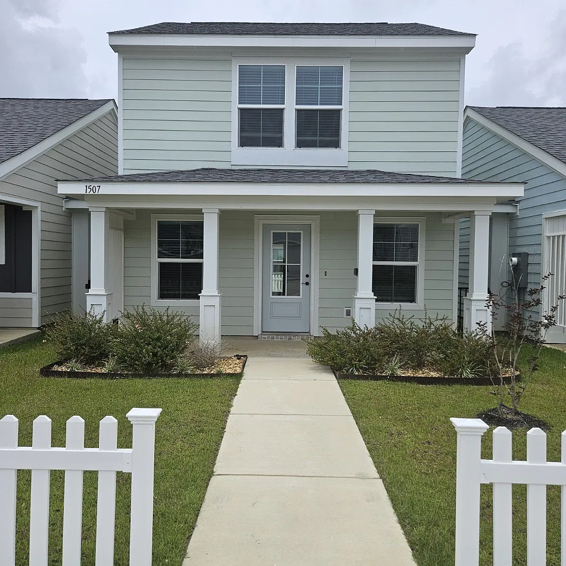 3 bed, 1.5 bath, 1000 sqft, $1,900 — Photo 1