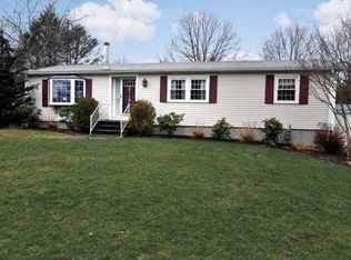 62 Perry Ave, Seekonk, MA 02771