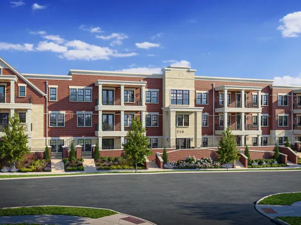 210 Vintage Club Dr #104, Montgomery, OH 45249