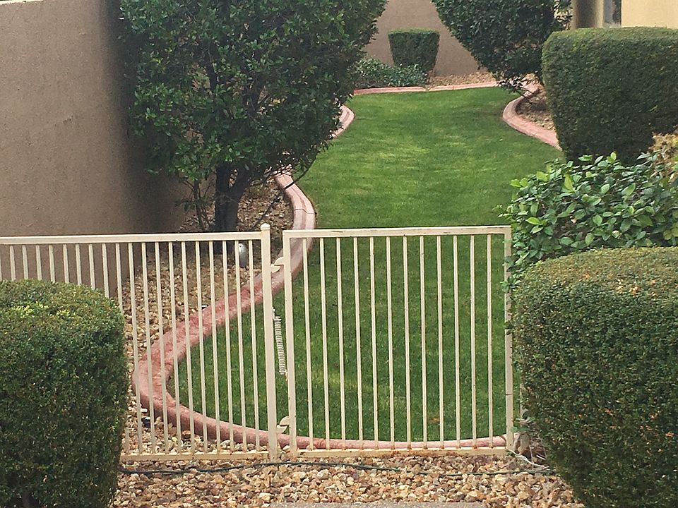 1st image of 11 Pine Hollow Dr