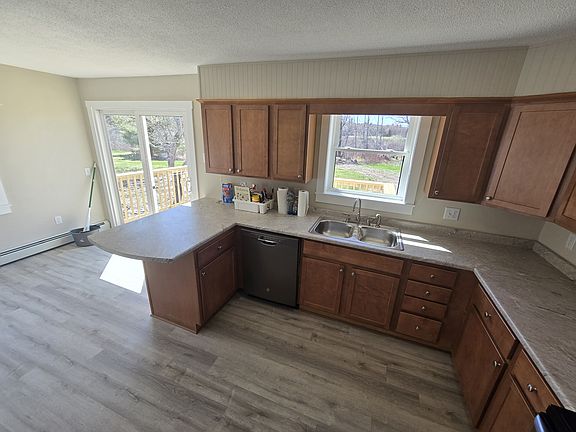 4th image of 2247 Carmel Rd N