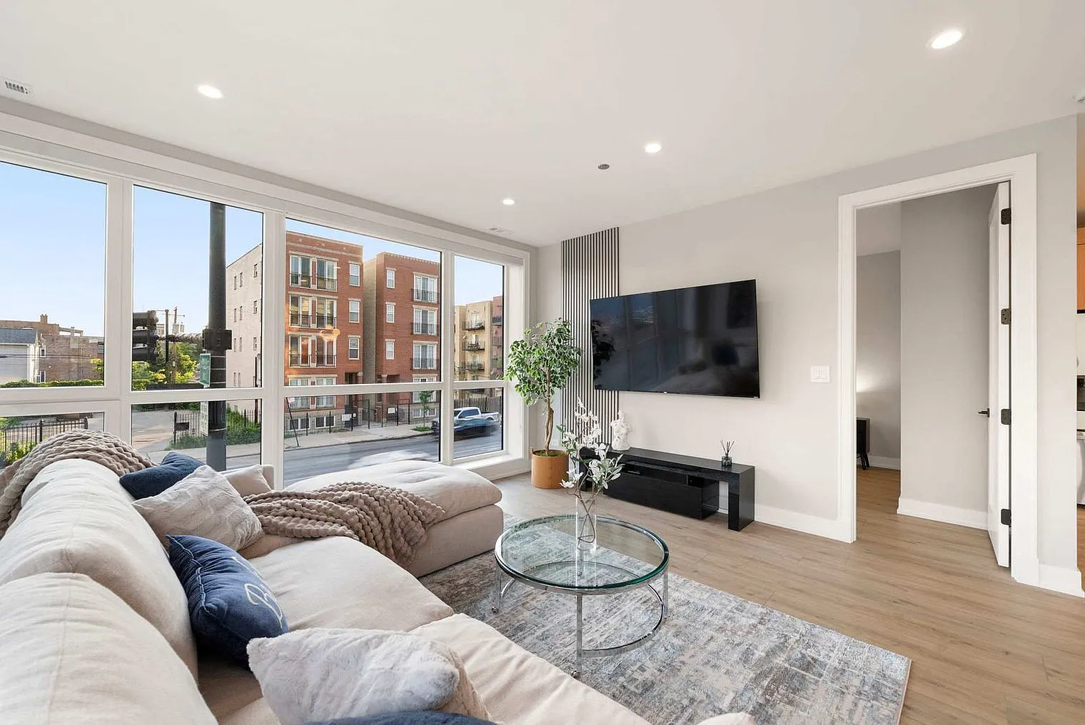 2 bed, 2.0 bath, 1496 sqft, $4,591 — Photo 2