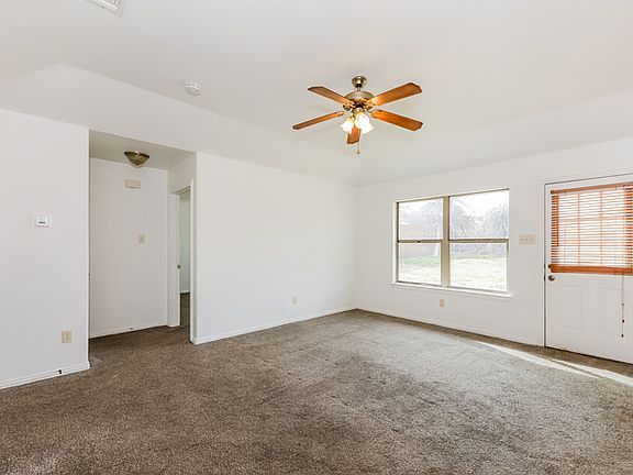 4th image of 413 Maplewood St