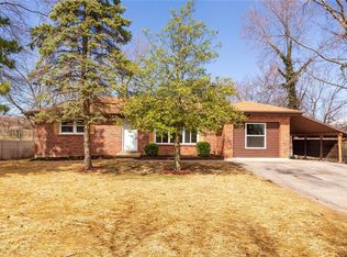 5159 Kerth Rd, Saint Louis, MO 63128