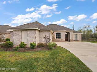 736 Sawgrass Lakes Dr, Brandon, MS