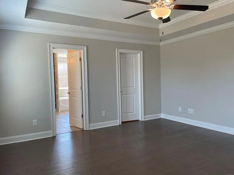 116 Herman Dr — Photo 16