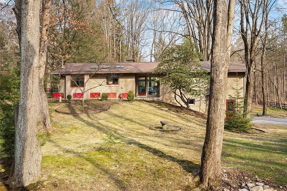 209 Washington Rd photo 1