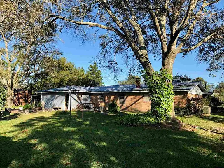 704 Cook Rd — Photo 8
