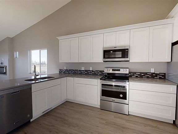5th image of 2518 Landmark Dr NW
