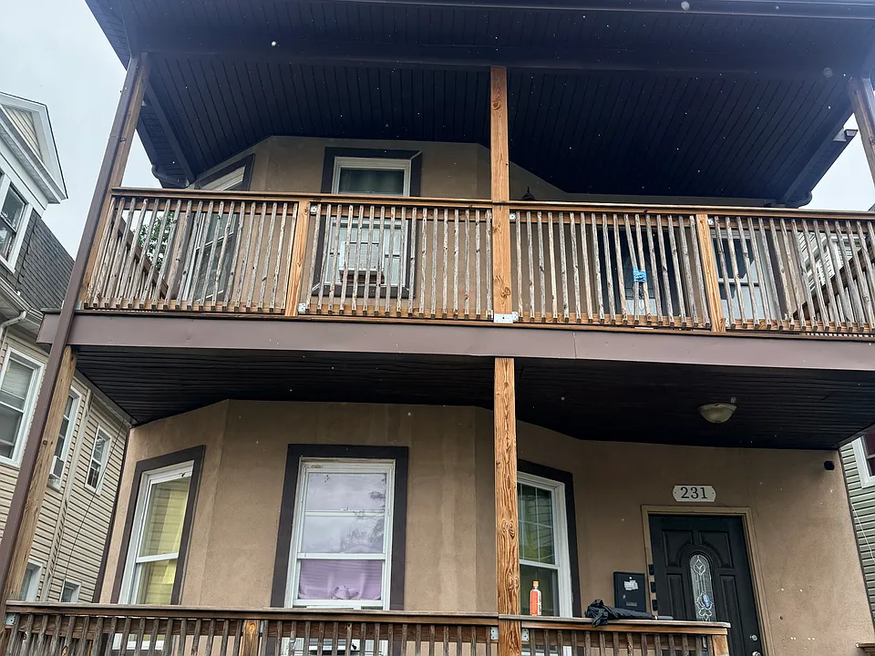 231 Amherst St #3