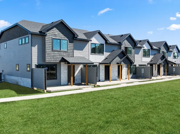 608 NE Winding Trail Ln, Ankeny, IA 50021