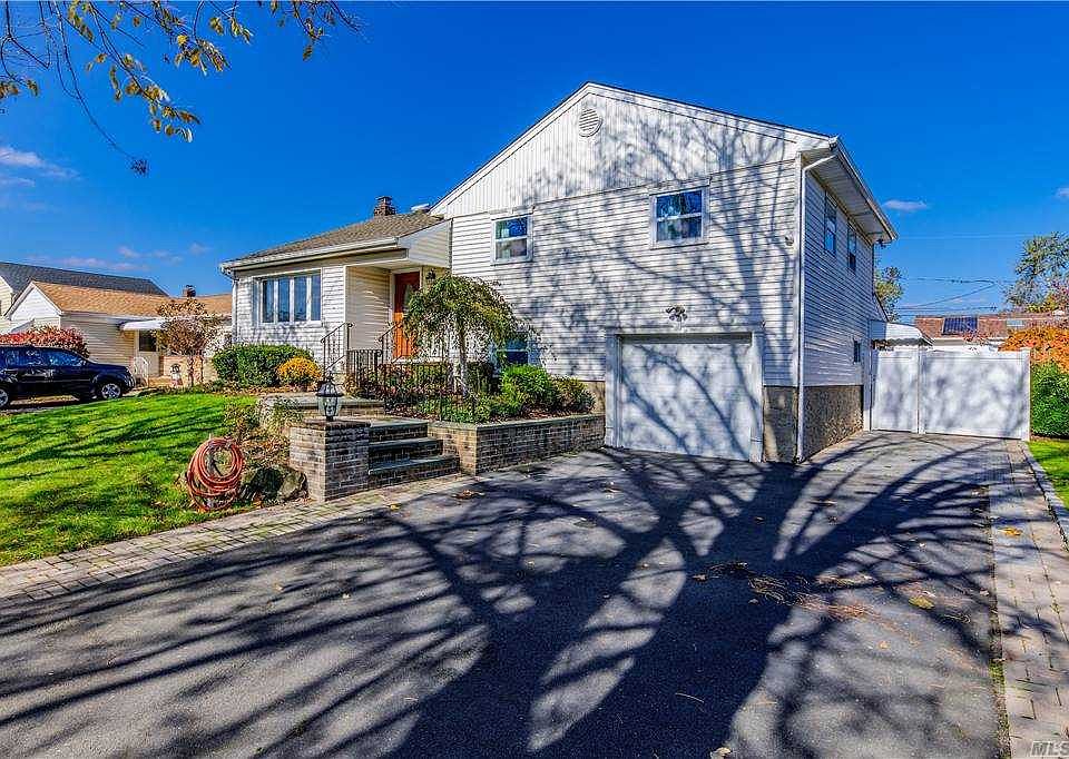 1st image of 2647 Flower St