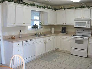 3rd image of 104 Holli Ln