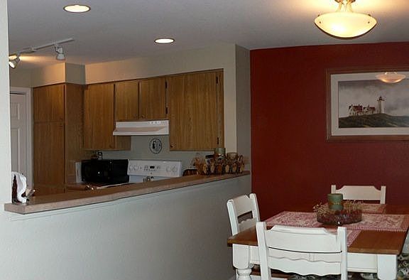 Dining area and breakfast bar.