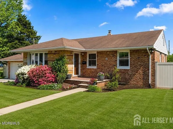 31 Stevens Rd, Edison, NJ 08817