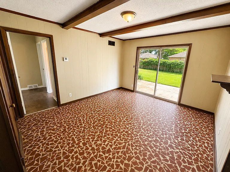 2858 Phyllis Cv — Photo 4