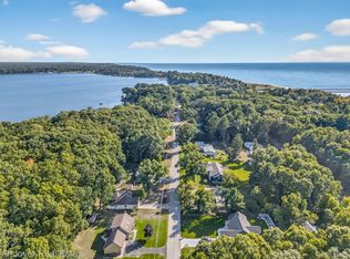 6520 Indian Point Rd, Montague, MI 49437