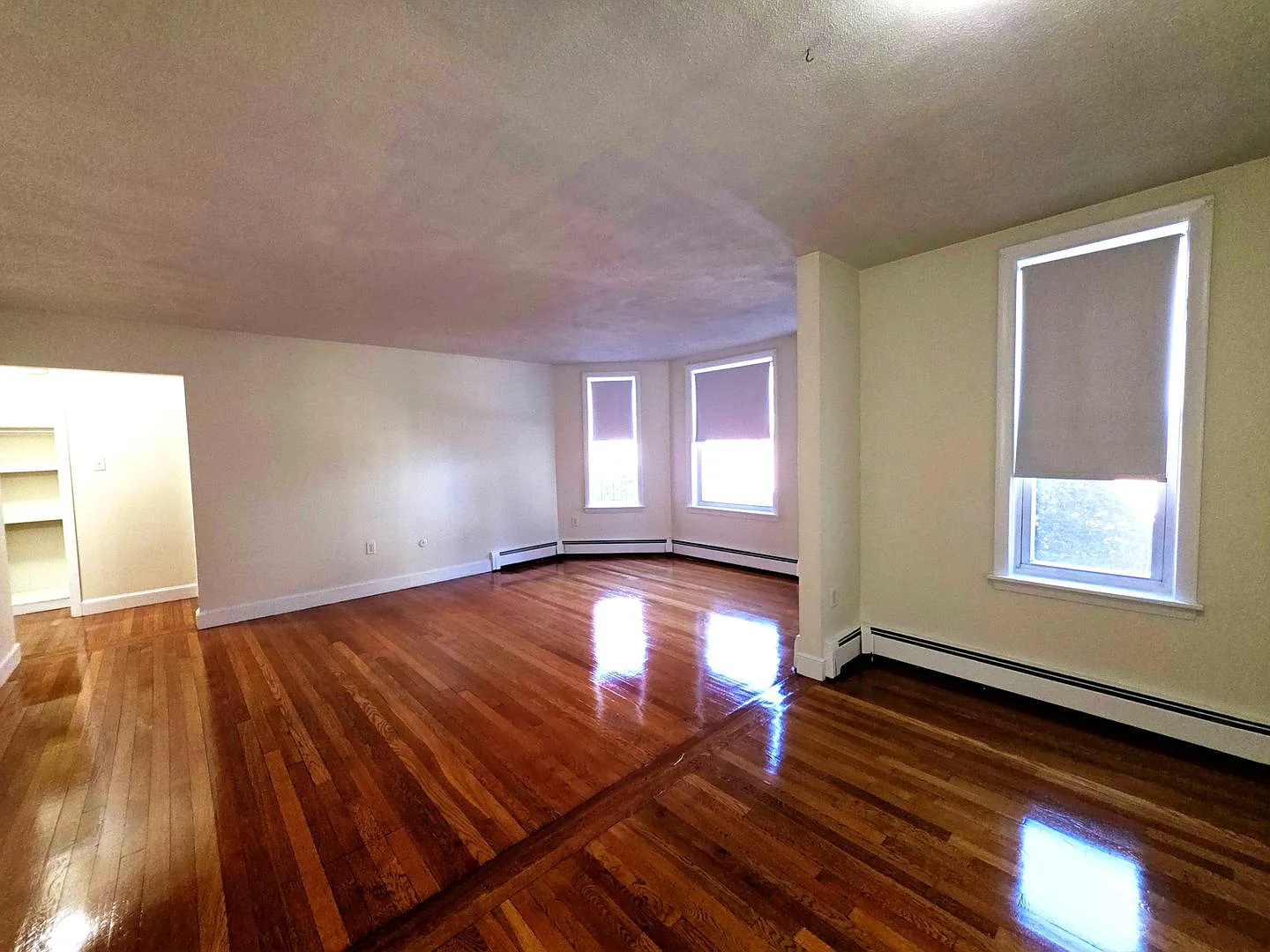 No Brokers Fee, No Security Deposit, Washington Sq. Location. Heat, Hot Water Included, Laundry o... — Photo 3