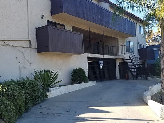 4th image of 112 Avenue 66 Unit 2